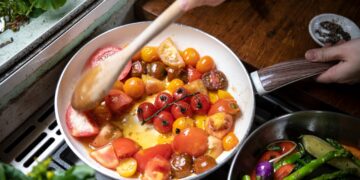 Evitar que alimentos grudem na panela