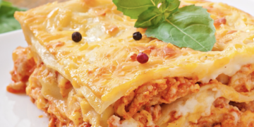 Lasanha atrapalha a dieta? Veja versões! Foto: Magnific