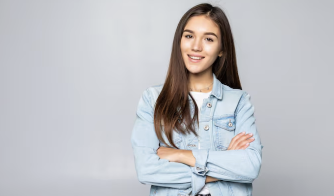 Entenda por que as meninas estão menstruando cada vez mais cedo. Foto: Magnific
