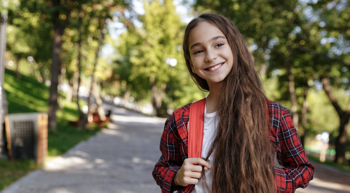 Entenda por que as meninas estão menstruando cada vez mais cedo. Foto: Magnific