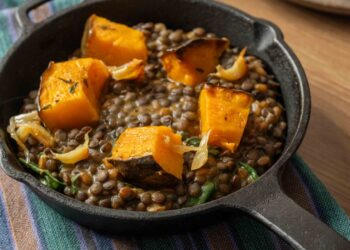 sopa de abóbora com lentilhas