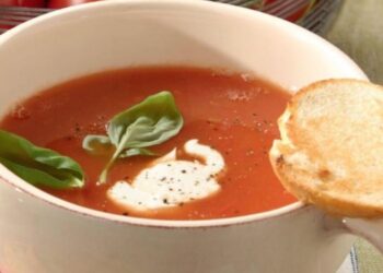 sopa de tomate