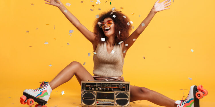 Magia dos anos 80 e 90 contagia diversas gerações e gera transformações na saúde mental. Foto: Magnific.