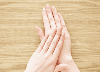 Bare nails. Crédito: Canva