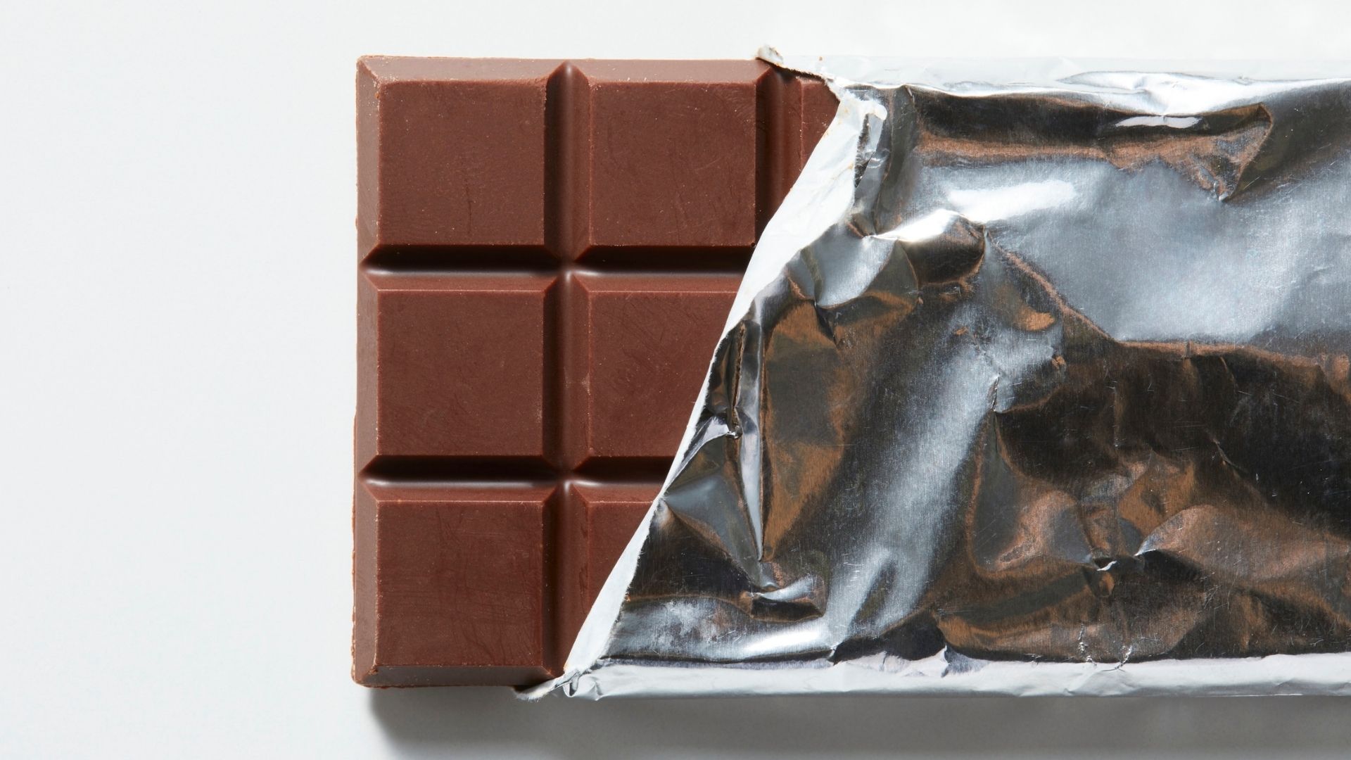 Barra de chocolate caseira feita com 2 ingredientes; veja a receita da Ana Maria Braga