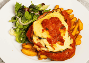 Filé à Parmegiana. Crédito: Canva