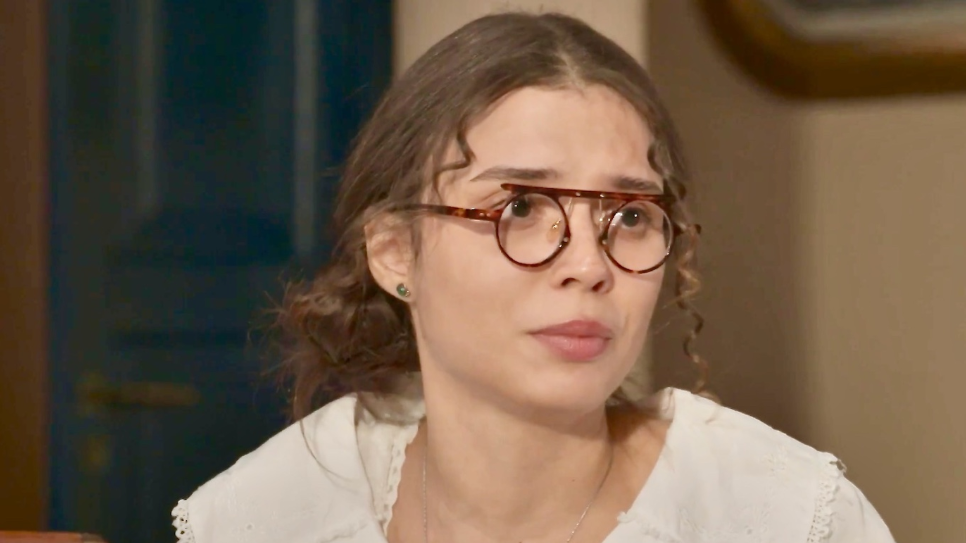 Jovem se descontrola na igreja e ataca rival em cena tensa de A Nobreza do Amor. Reprodução: Globo