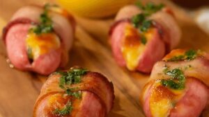 Linguiça recheada com queijo e bacon vira o destaque do almoço em família