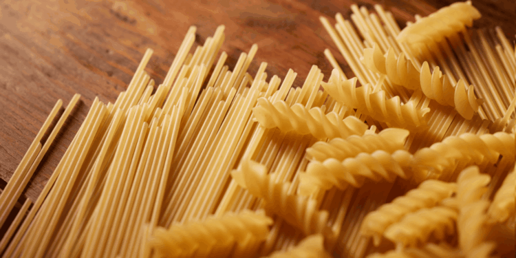 Porção de macarrão. Crédito: Canva