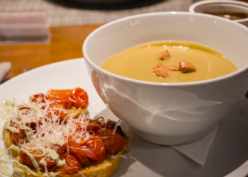Sopa de lentilha rosa. Reprodução: Divulgação