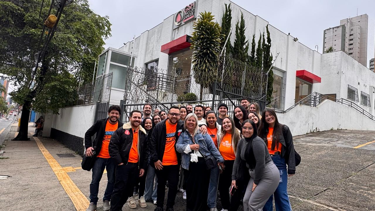 Voluntários da empresa Corre Certo registraram momento após a doação em Hemocentro de Santo André e viram exemplo. Foto: Divulgação.