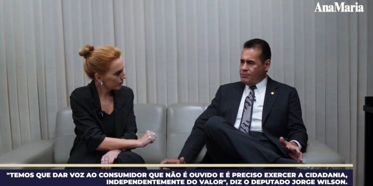 Em um papo exclusivo, nossa colunista Renata Rode entrevistou o deputado Jorge Wilson na Assembleia Legislativa de SP. Foto: Reprodução.