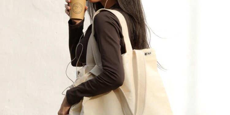 Athleisure: uma das principais tendências da moda que leva peças do treino para as ruas com estilo. Foto: Divulgação.