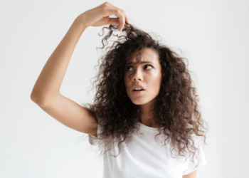 Aprenda a combater o frizz no frio. Foto: Magnific