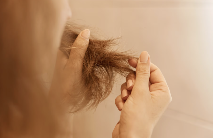 Aprenda a combater o frizz no frio. Foto: Magnific