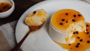 Mousse de maracujá de corte surpreende pela cremosidade e praticidade
